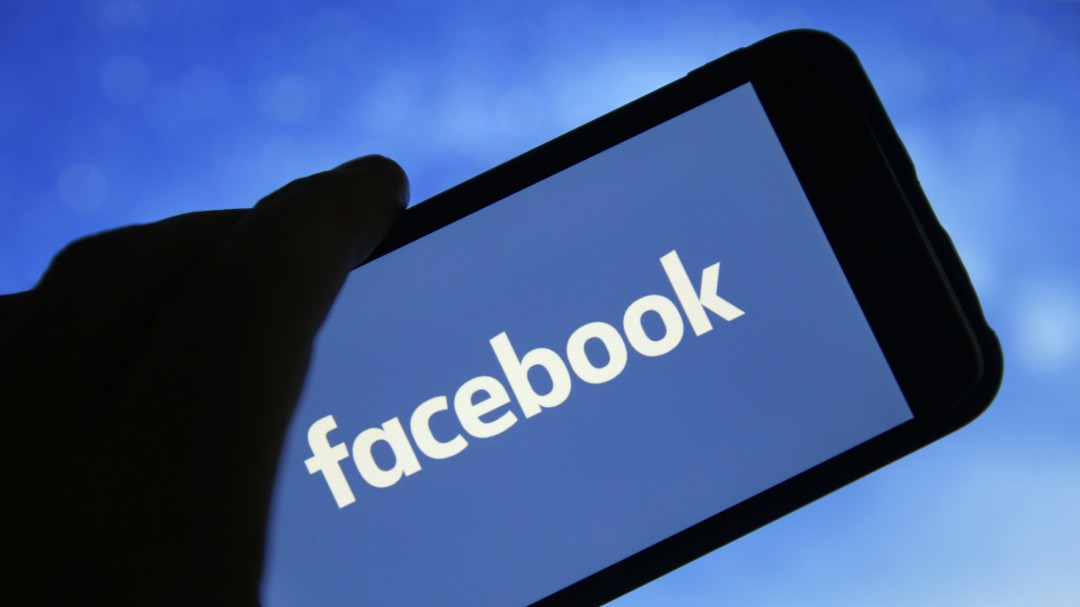 Cumpleaños agridulce de Facebook: primera crisis a los 15 años