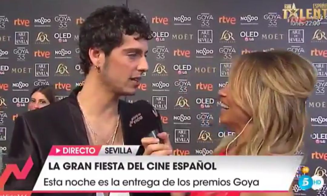 Eduardo Casanova, a la pregunta por su 'look': "El arte nunca debe ser explicado, así que no te voy a explicar nada más" Eduardo Casanova, a la pregunta por su 'look': "El arte nunca debe ser explicado, así que no te voy a explicar nada más"