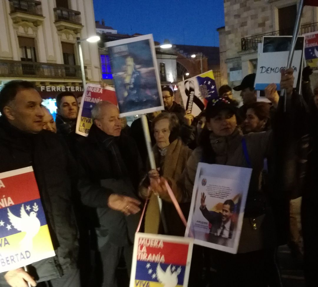 La colonia venezolana vuelve a manifestarse La colonia venezolana vuelve a manifestarse