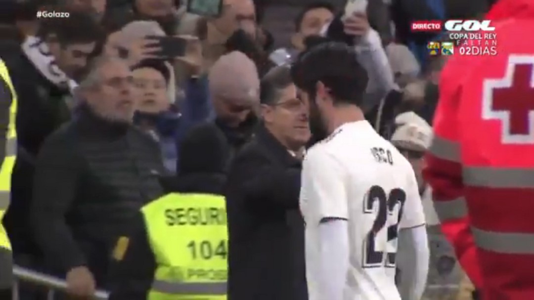 El nuevo desplante de Isco: apartó la mano a Chendo al final del partido