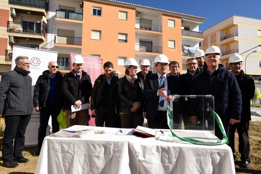 Acto de colocación de la primera piedra de las VPO de Guadix. Acto de colocación de la primera piedra de las VPO de Guadix.