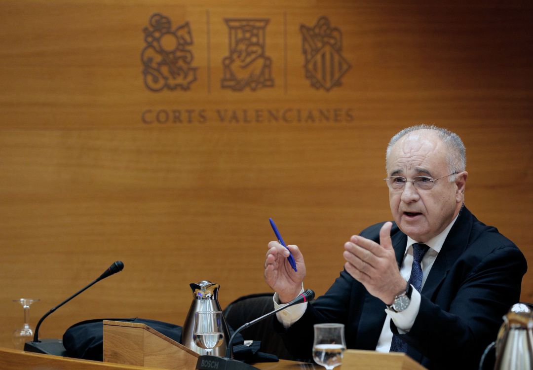 El exconseller Rafael Blasco, quien acaba de obtener el tercer grado penitenciario, comparece ante la comisión de Les Corts Valencianes que investiga la contratación de la Generalitat con la trama organizada que desveló la operación Taula. El exconseller Rafael Blasco, quien acaba de obtener el tercer grado penitenciario, comparece ante la comisión de Les Corts Valencianes que investiga la contratación de la Generalitat con la trama organizada que desveló la operación Taula.