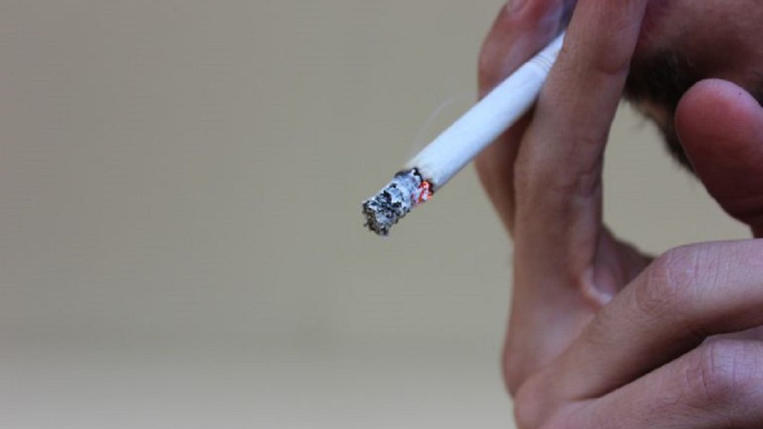 La medida definitiva contra el tabaquismo: Hawái quiere subir la edad mínima para fumar a los cien años