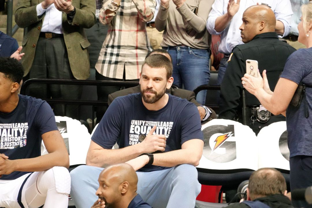 Marc Gasol es ovacionado en su último partido en Memphis como jugador de los Grizzlies. Marc Gasol es ovacionado en su último partido en Memphis como jugador de los Grizzlies.