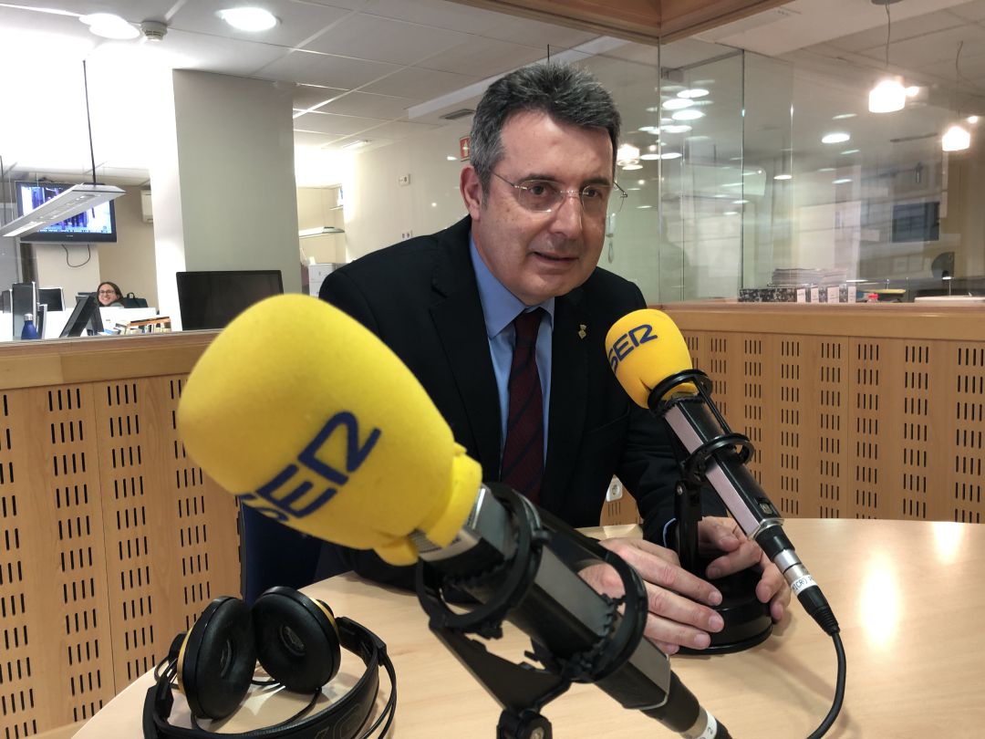 Miquel Noguer, als estudis d'aquesta emissora Miquel Noguer, als estudis d'aquesta emissora
