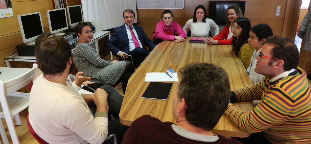 El alcalde, Jesús Moreno, se reúne con los alumnos del programa 'Así Mejor' El alcalde, Jesús Moreno, se reúne con los alumnos del programa 'Así Mejor'