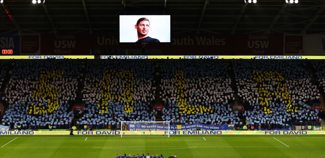 El Cardiff guarda un minuto de silencio por Emiliano Sala El Cardiff guarda un minuto de silencio por Emiliano Sala