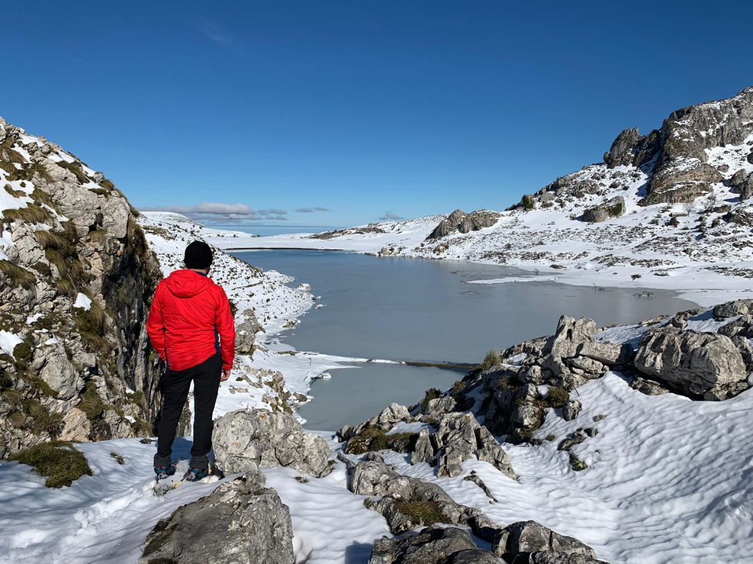 Onofre Alonso ante el Lago Ercina Onofre Alonso ante el Lago Ercina