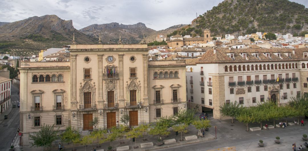 Fachada del Ayuntamiento de Jaén. Fachada del Ayuntamiento de Jaén.