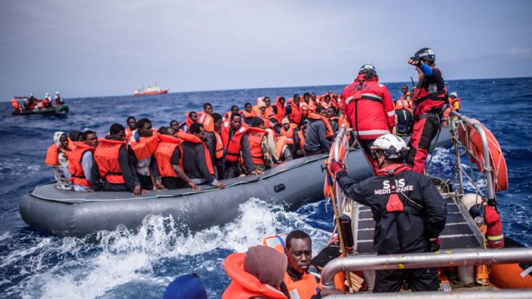Entregadas 138.000 firmas para que el Aita Mari pueda zarpar hacia el Mediterráneo