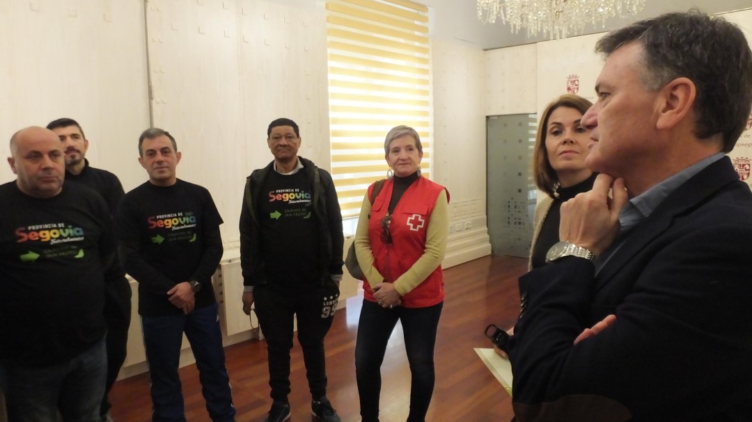 Internos del Centro Penitenciario recorren el Camino de San Frutos