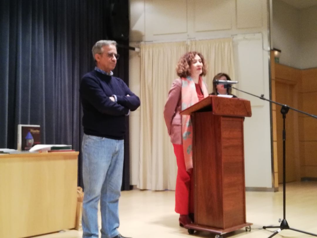 La alcaldesa disculpa su ausencia del acto del PP por su 'labor institucional' La alcaldesa disculpa su ausencia del acto del PP por su 'labor institucional'
