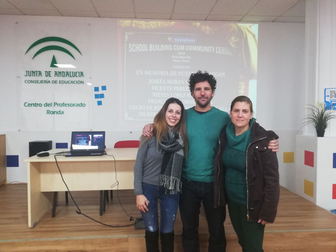 Familiares de los tres cooperantes rondeños fallecidos han estado presentes en la charla informativa Familiares de los tres cooperantes rondeños fallecidos han estado presentes en la charla informativa