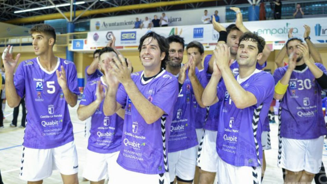 Imagen de la celebración de la victoria 31-26 en la primera vuelta. Imagen de la celebración de la victoria 31-26 en la primera vuelta.