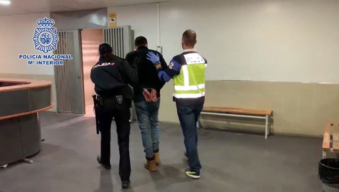 La Policía Nacional detiene a la pareja de la mujer hallada descuartizada en un frigorífico en Alcalá de Henares. La Policía Nacional detiene a la pareja de la mujer hallada descuartizada en un frigorífico en Alcalá de Henares.