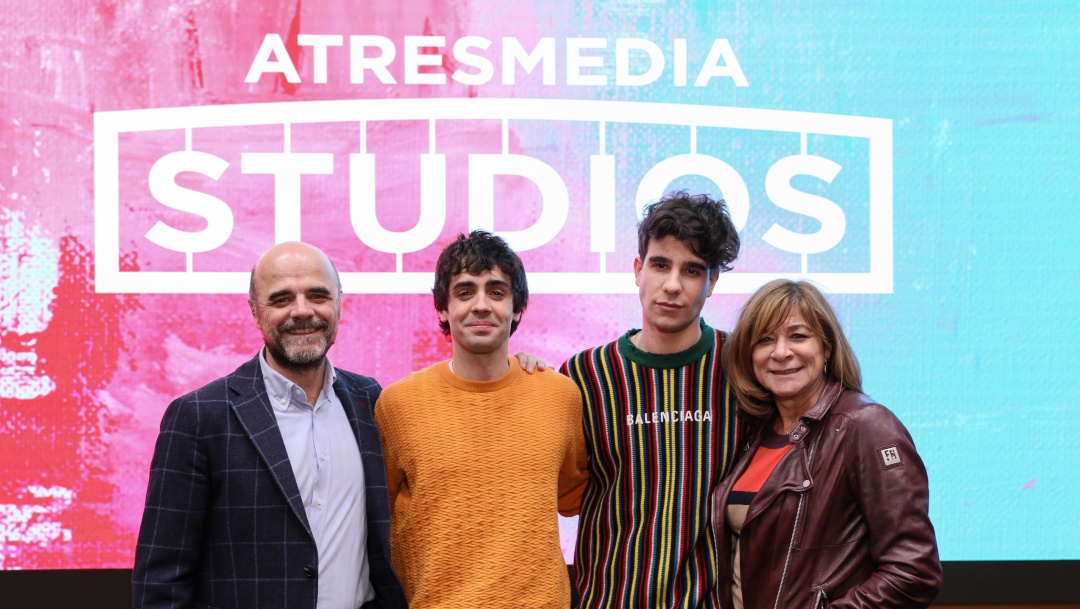De izquierda a derecha: Ignacio Corrales, Los Javis y Sonia Martínez De izquierda a derecha: Ignacio Corrales, Los Javis y Sonia Martínez
