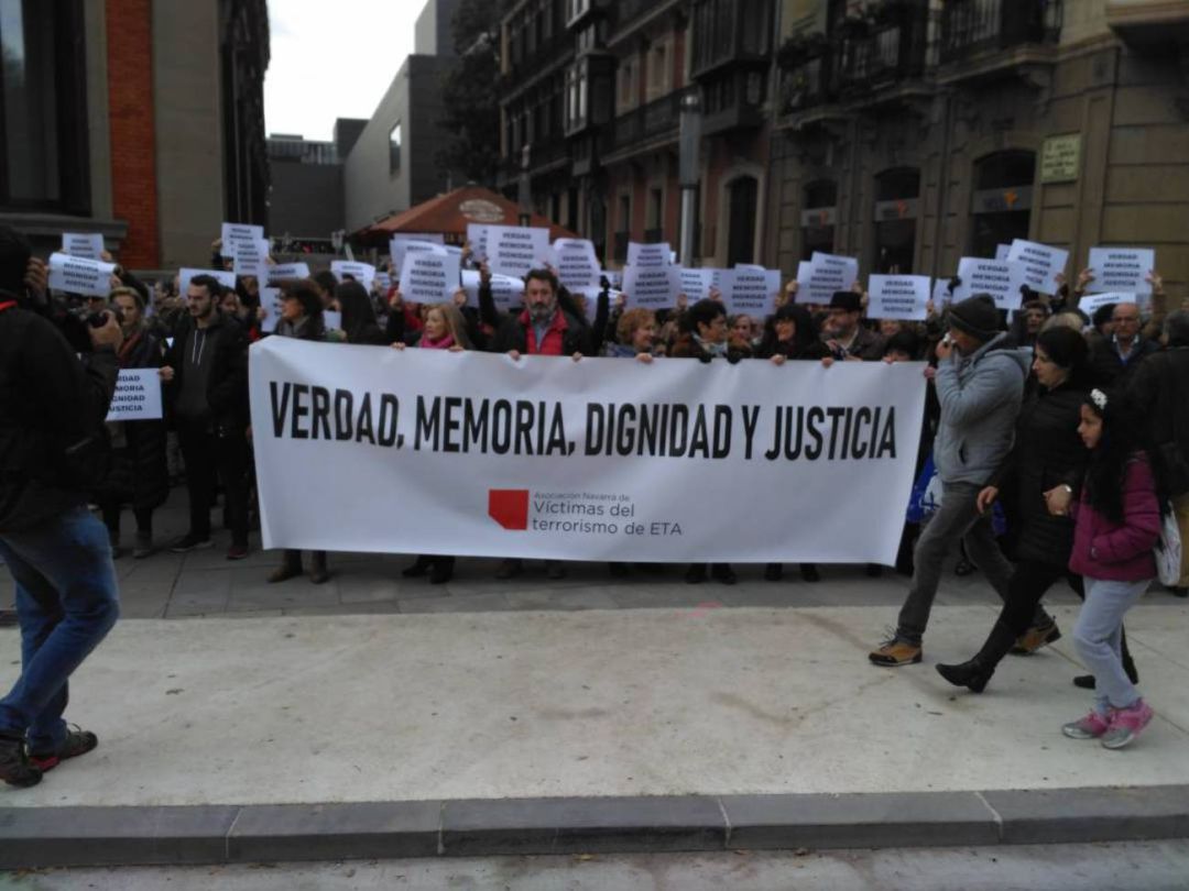 Concentración de víctimas del terrorismo en Pamplona Concentración de víctimas del terrorismo en Pamplona
