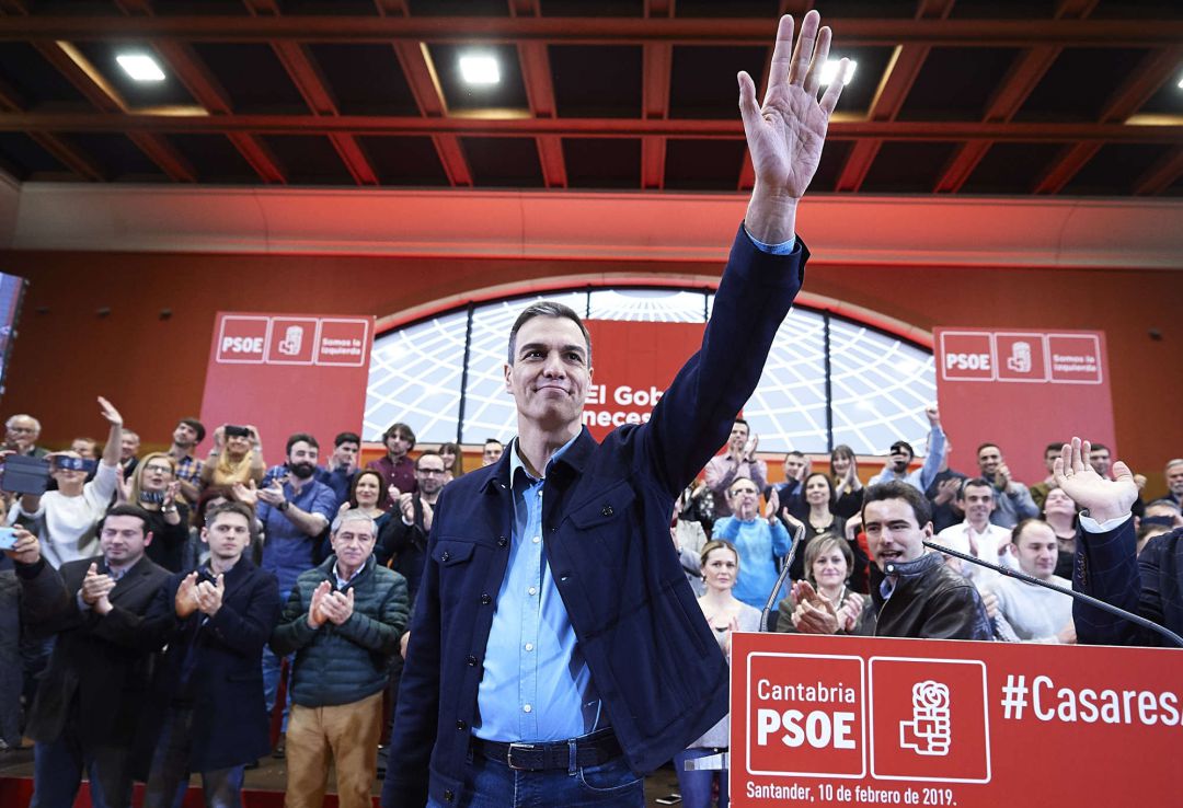 Pedro Sánchez presenta a Casares como candidato a la Alcaldía de Santander Pedro Sánchez presenta a Casares como candidato a la Alcaldía de Santander