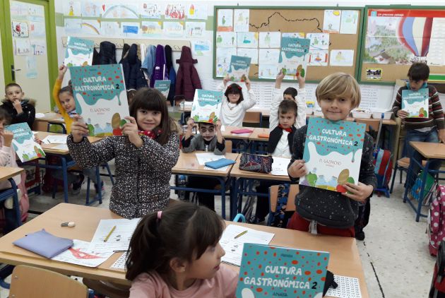 Alumnos del CEIP Aurora Moreno de Gibraleón (Huelva). Alumnos del CEIP Aurora Moreno de Gibraleón (Huelva).