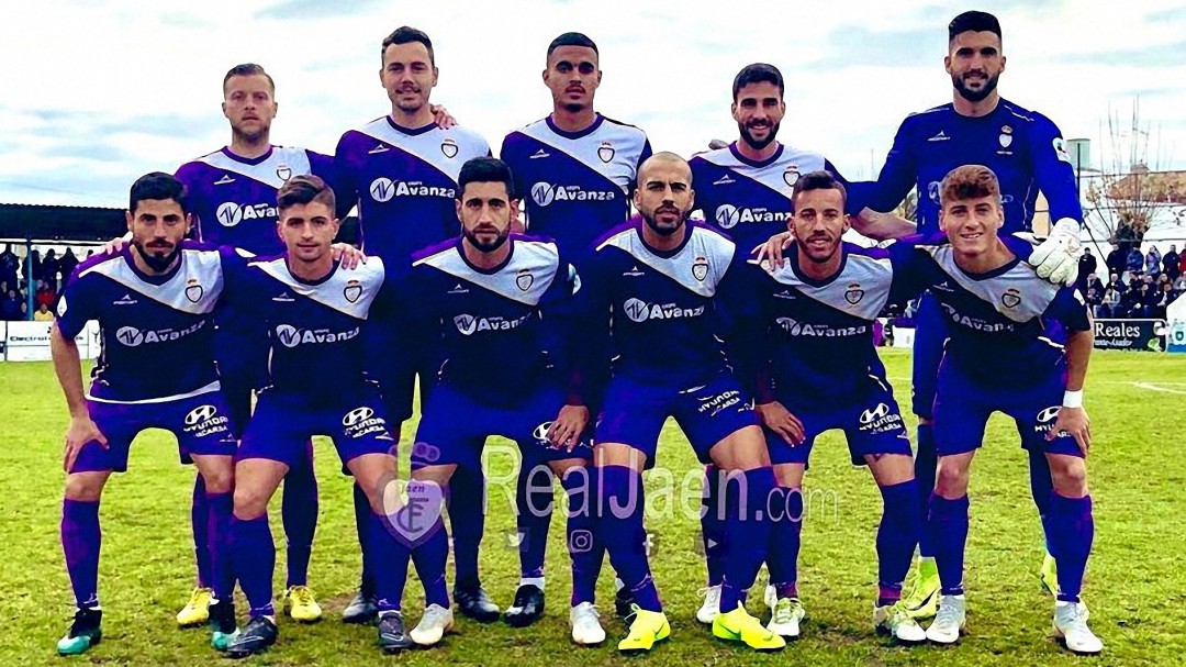 El Real Jaén se hizo más líder en Martos