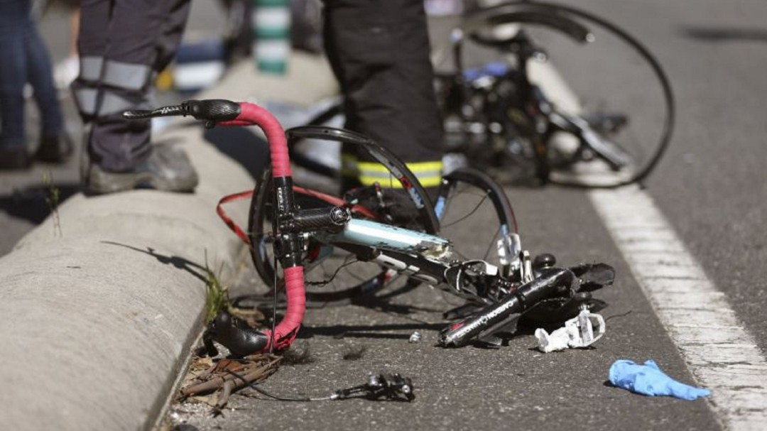 Heridos graves 3 ciclistas arrollados por un coche en El Garrobo