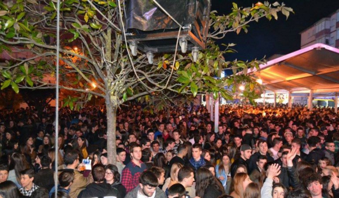 Ambiente en las fiestas del Barrio Covadonga Ambiente en las fiestas del Barrio Covadonga