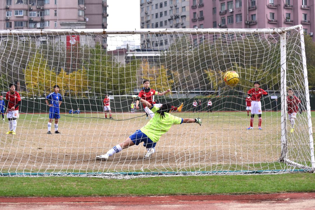 El CSD desautoritza el criteri de la Federació de Futbol per negar llicències a menors d'origen estranger El CSD desautoritza el criteri de la Federació de Futbol per negar llicències a menors d'origen estranger
