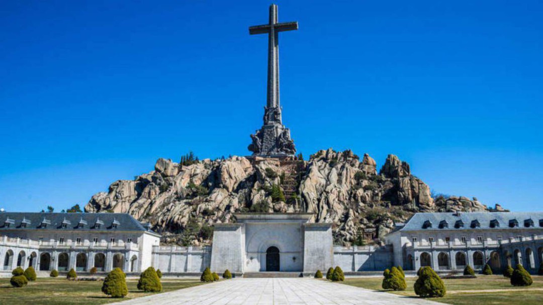 El Gobierno aprueba el último trámite para exhumar los restos de Franco