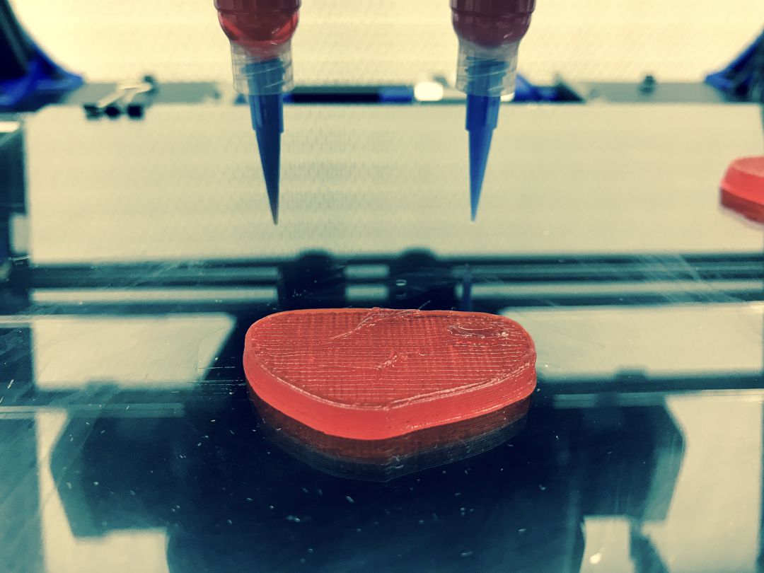 Uno de los bistecs de NovaMeat en plena impresion 3D Uno de los bistecs de NovaMeat en plena impresion 3D
