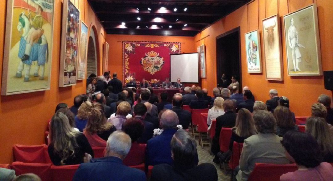 El Salón de Carteles de la Maestranza acogerá un año más las Lecciones Magistrales del Aula Taurina de Sevilla El Salón de Carteles de la Maestranza acogerá un año más las Lecciones Magistrales del Aula Taurina de Sevilla