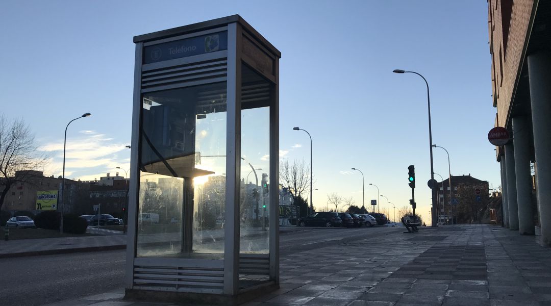 Una de las últimas cabinas de Cuenca ubicada en la rotonda Ingeniero Ángel Pérez. Una de las últimas cabinas de Cuenca ubicada en la rotonda Ingeniero Ángel Pérez.