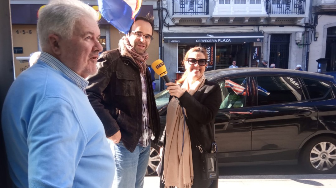 La radio celebra su día en la calle