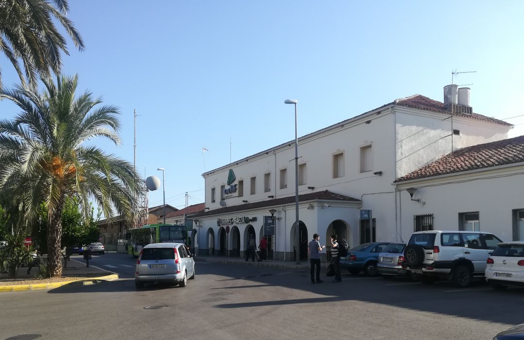 Estación Linares Baeza. Estación Linares Baeza.