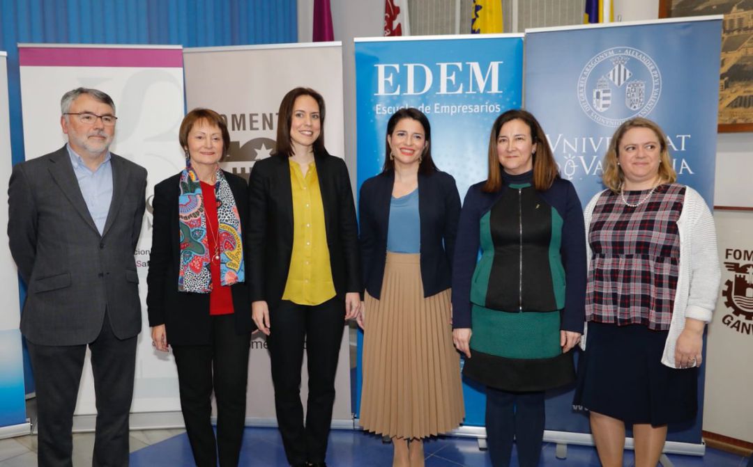 Mavi Mestre y Hortensia Roig reivindican la educación en valores de igualdad Mavi Mestre y Hortensia Roig reivindican la educación en valores de igualdad