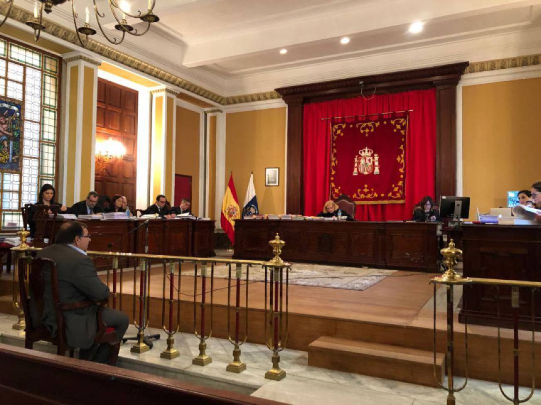 El ex alcalde de Santiago del Teide, Juan Damián Gorrín, durante la celebración del juicio. El ex alcalde de Santiago del Teide, Juan Damián Gorrín, durante la celebración del juicio.