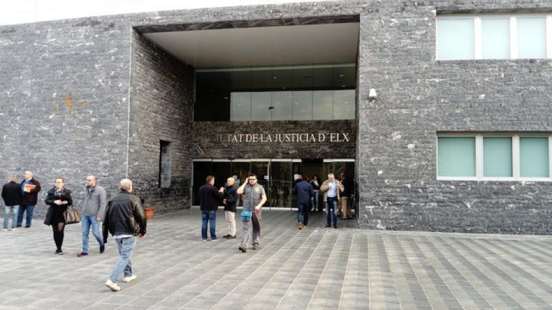 Comienza el juicio por el amaño de la contrata de basuras de Orihuela