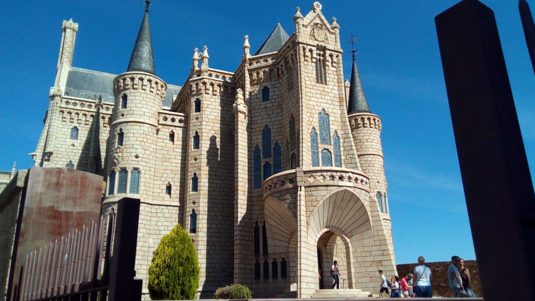 Virginia Rebollo, tras los pasos de Gaudí en Astorga