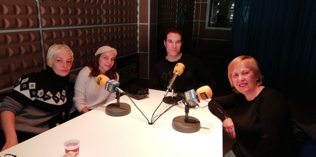 Deyanira y Nicolás, acompañados de miembros del Club Paralímpico Ciudad de Puertollano Deyanira y Nicolás, acompañados de miembros del Club Paralímpico Ciudad de Puertollano