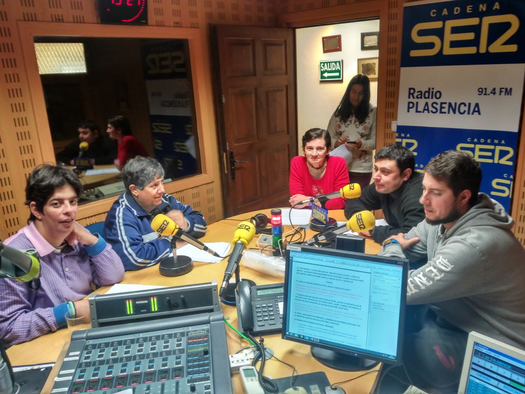 Participantes en la tertulia de la inclusión Participantes en la tertulia de la inclusión