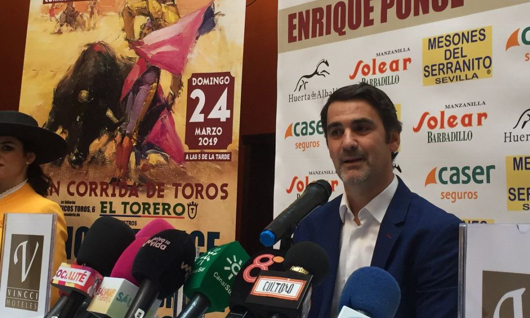 Jesulín de Ubrique durante la rueda de prensa que ha ofrecido este viernes en el Hotel Vincci La Rábida de Sevilla Jesulín de Ubrique durante la rueda de prensa que ha ofrecido este viernes en el Hotel Vincci La Rábida de Sevilla