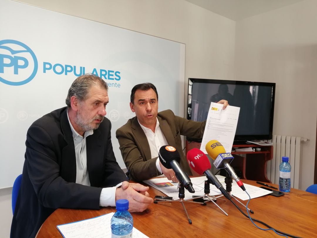 Juan Dúo y Fernando Martínez Maíllo durante la rueda de prensa Juan Dúo y Fernando Martínez Maíllo durante la rueda de prensa