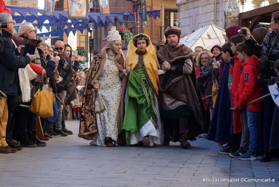 Ambiente en las calles de Teruel durante una de las representaciones Ambiente en las calles de Teruel durante una de las representaciones