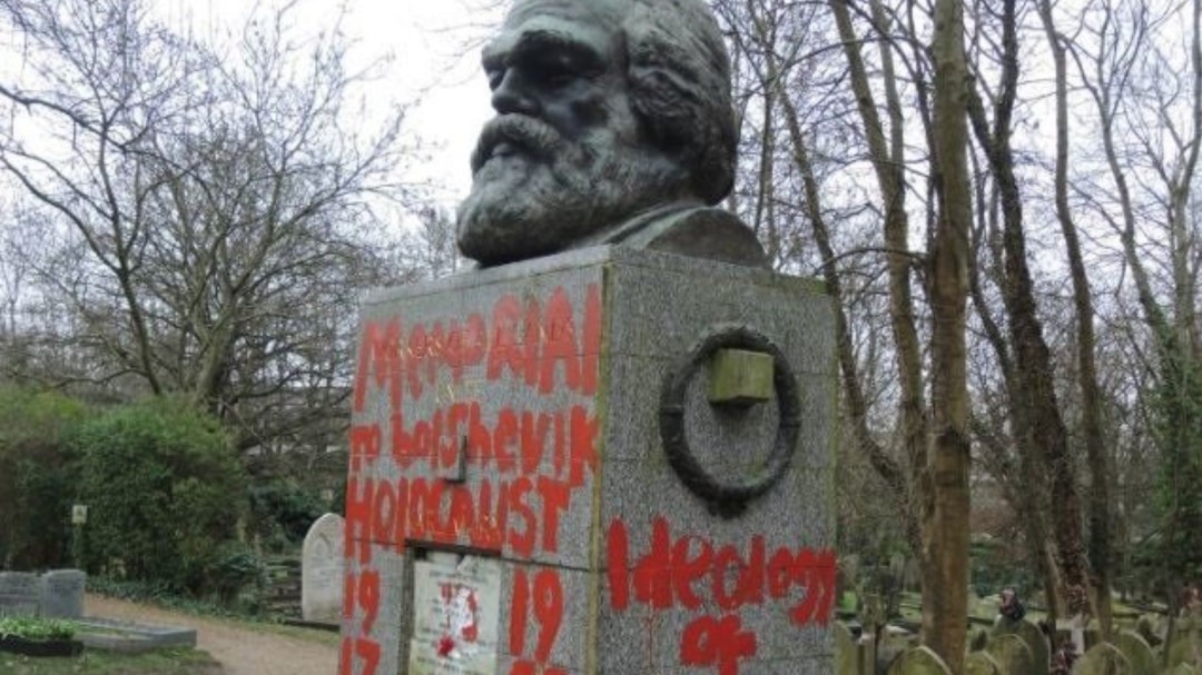 Atacan la tumba de Karl Marx por segunda vez en diez días