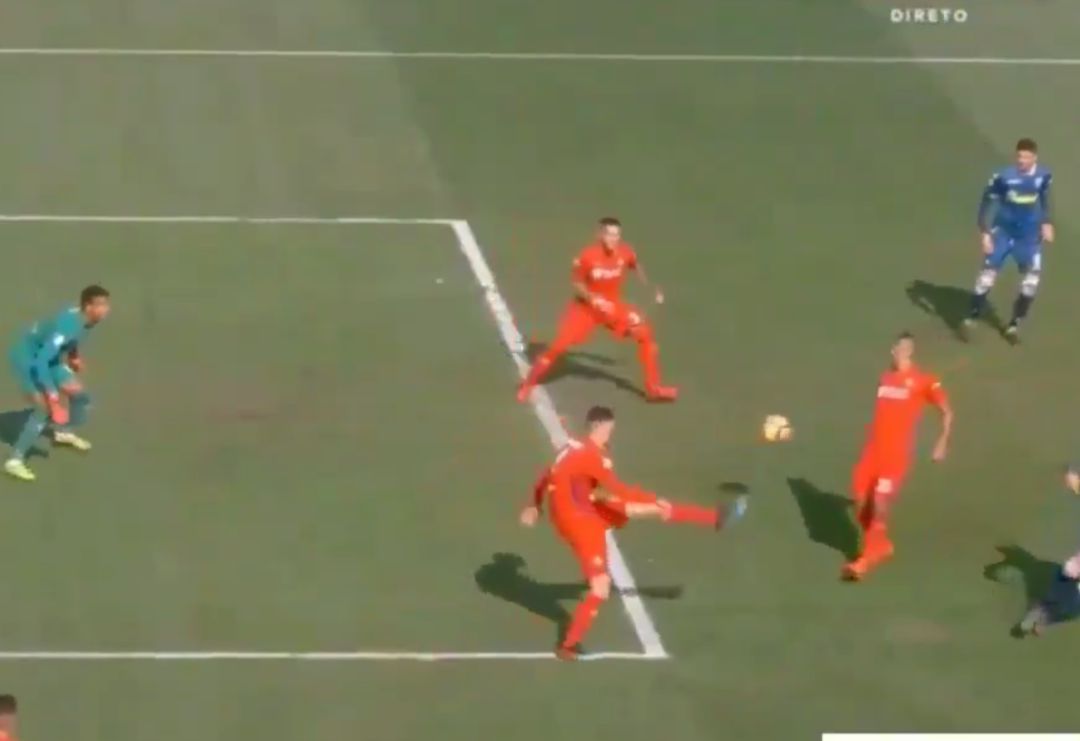 Lo nunca visto antes del VAR: te anula un gol para pitarte un penalti... en contra Lo nunca visto antes del VAR: te anula un gol para pitarte un penalti... en contra