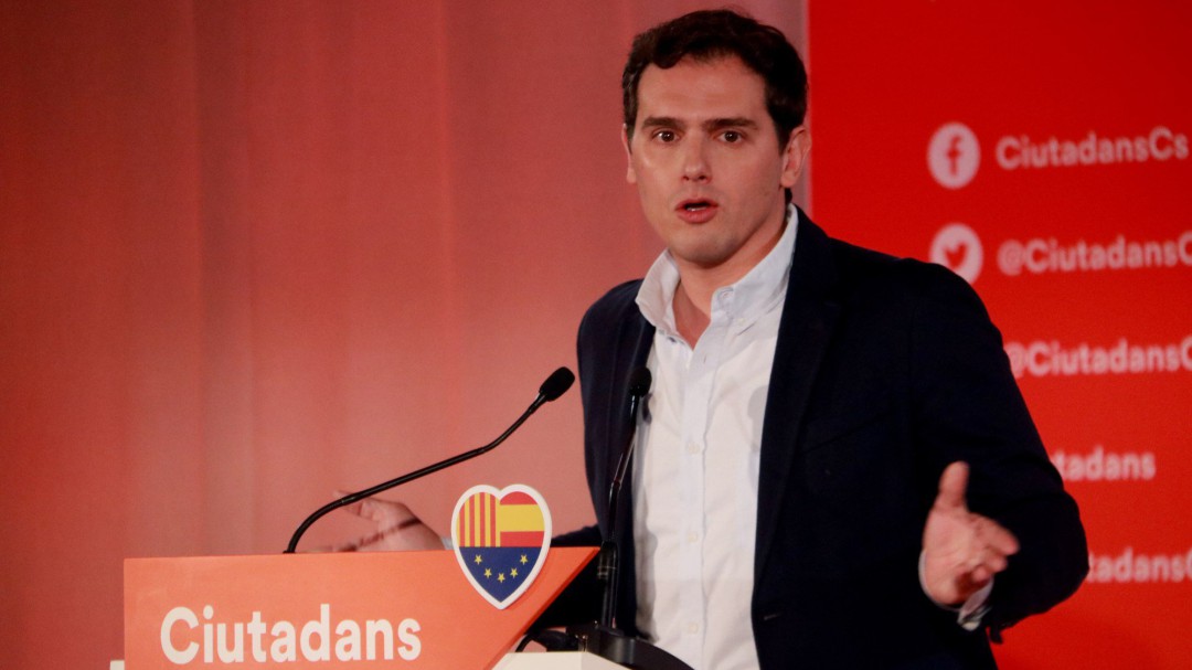 Rivera pide llama a votar contra Sánchez para echarle por ser un obstáculo del constitucionalismo
