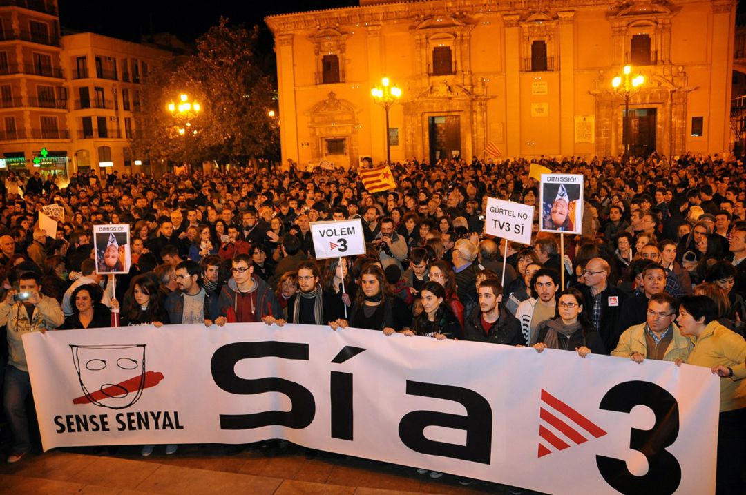 Manifestación para exigir la reapertura de TV3 en la Comunitat Manifestación para exigir la reapertura de TV3 en la Comunitat