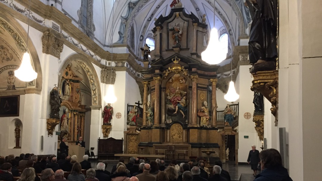 Aglomeraciones para ver la nueva luz para La Magdalena