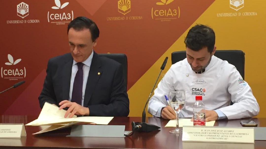 UCO y la Casa Manolete Bistró acuerdan colaborar en formación profesional