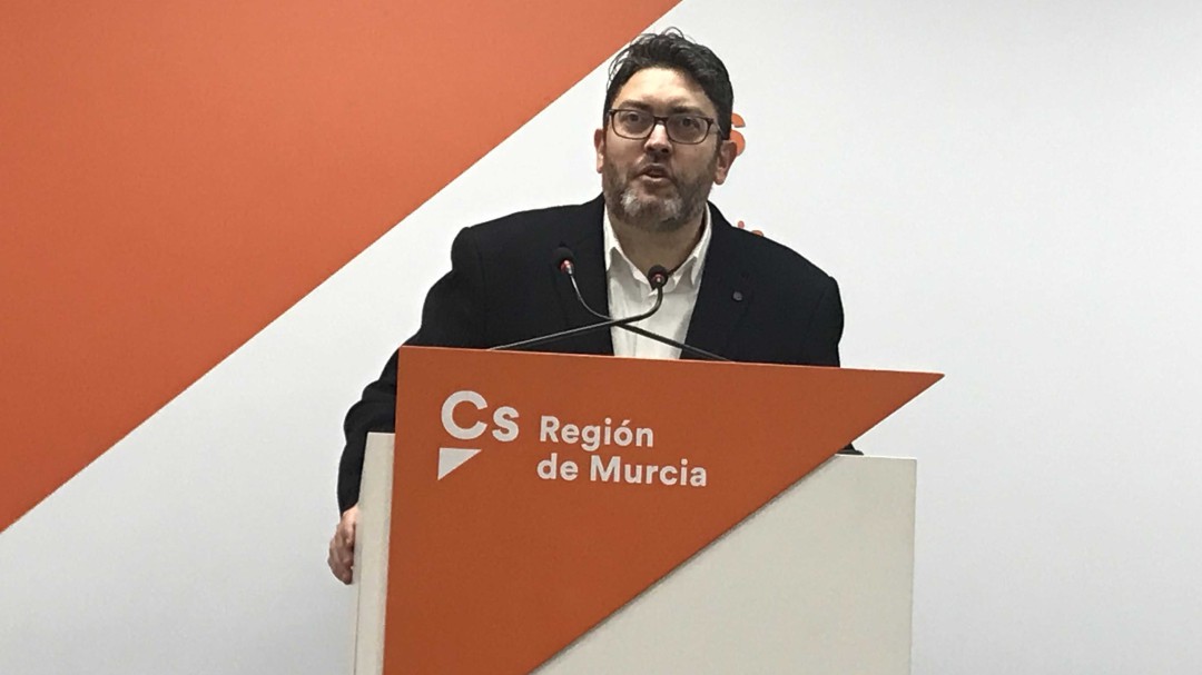 Miguel Sánchez: Doy un paso atrás y me pongo a disposición de mi partido, aunque me veo con fuerzas