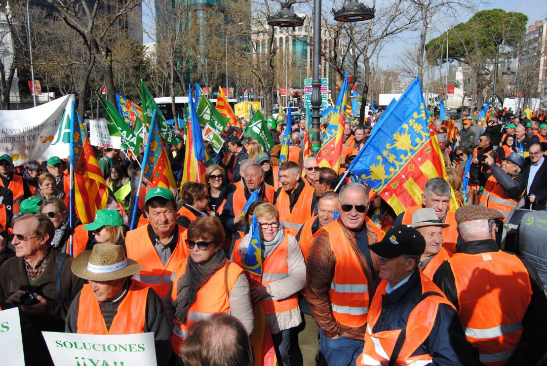 Manifestación citricultores frente a la sede de la Comisión Europea en Madrid Manifestación citricultores frente a la sede de la Comisión Europea en Madrid